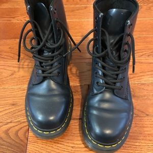 Vegan 1460 dr. Martins lace up boots